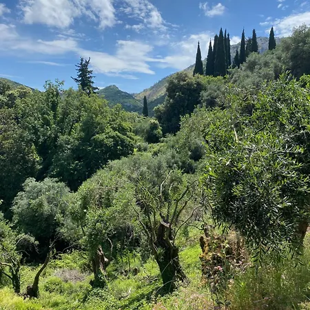 Jasmine, Sea And Mountain View In Peaceful Hamlet Feriehus