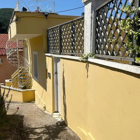 Jasmine, Sea And Mountain View In Peaceful Hamlet Feriehus Krinias