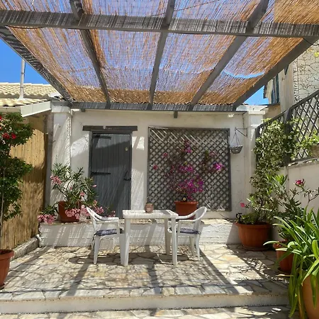 Jasmine, Sea And Mountain View In Peaceful Hamlet Feriehus